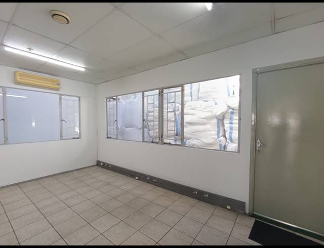 1,639M² WAREHOUSE TO LET IN NEW GERMANY